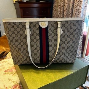 AUTHENTIC Gucci Ophidia GG Medium Tote - Beige and Ebony